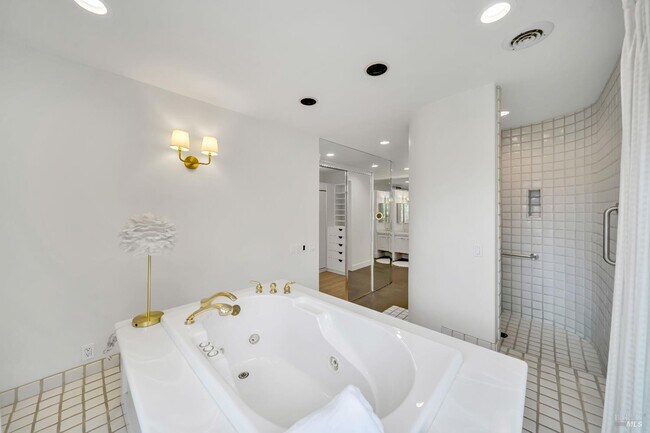 Building Photo - 1041 Las Amigas Rd