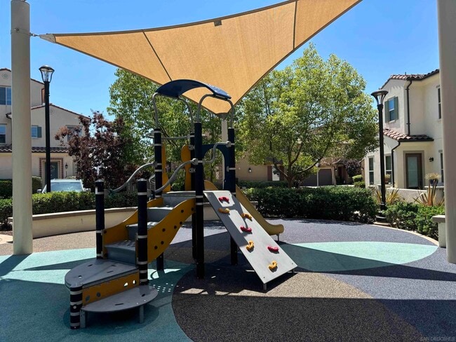 Building Photo - 16045 Veridian Cir