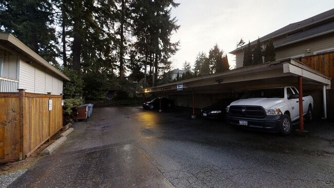 Building Photo - AVAILABLE NOW! Spacious 2 Bed, 1.5 Bathroo...