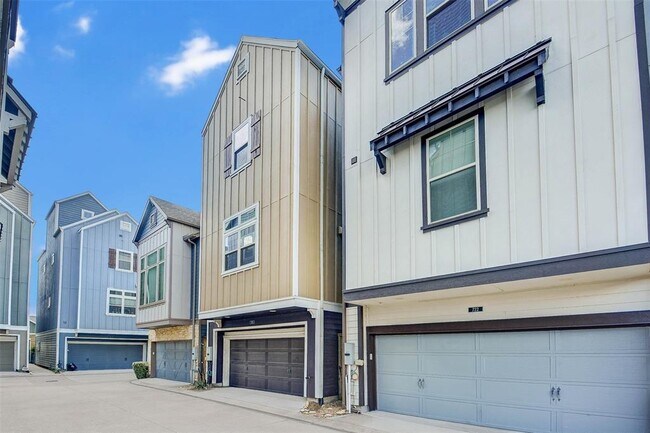 Building Photo - 720 N Shepherd Dr