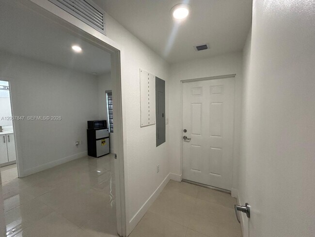 Building Photo - 25814 SW 144th Ct