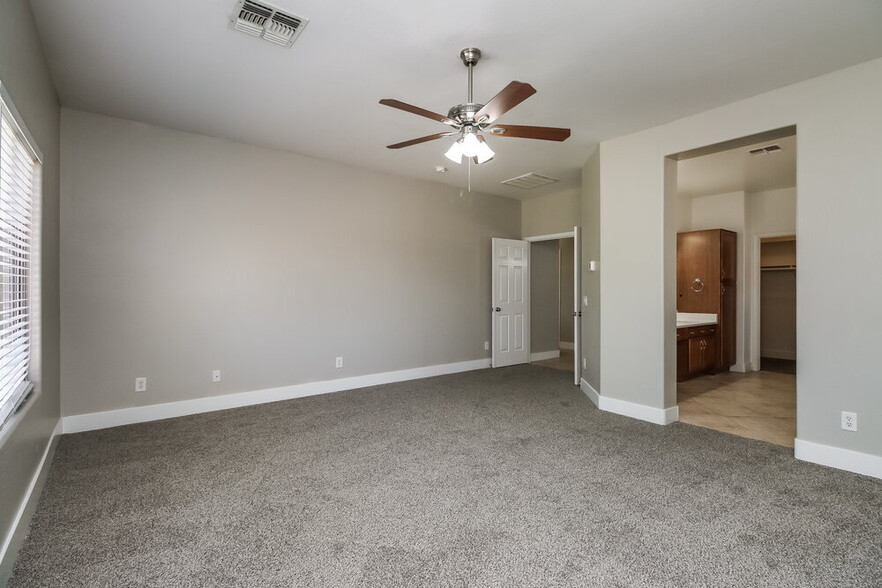 Building Photo - 21264 E Twin Acres Dr