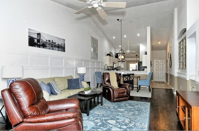 Building Photo - 5360 Hyland Hills Ave