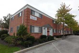 Building Photo - 1420 Shermer Rd