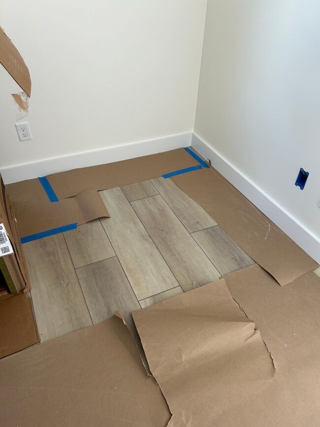 Building Photo - Merriwood Condo-9B