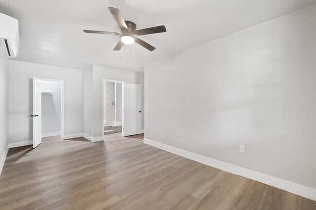 Building Photo - 5966 Doulton Dr