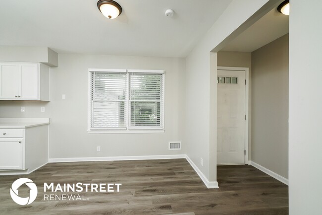 Building Photo - 10714 English Oak Ct