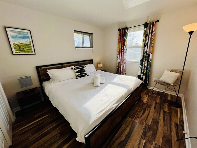 Building Photo - 7012 Ingalls St