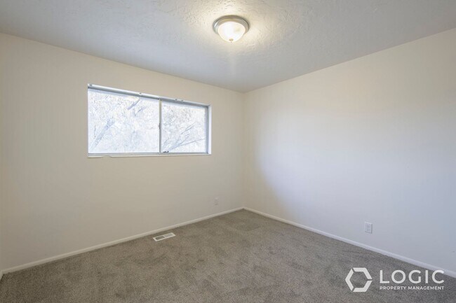 Building Photo - 3151 Quincy Ave