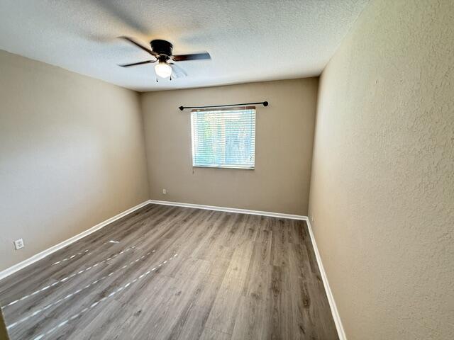 Building Photo - 3075 N Evergreen Cir