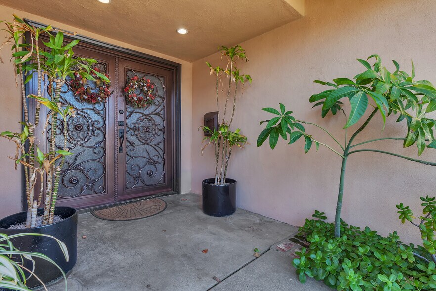 Building Photo - 9720 Blandwood Rd