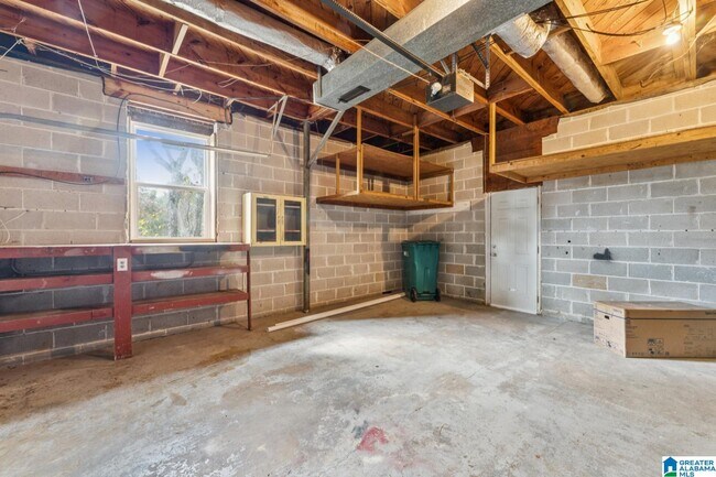 Building Photo - 1404 4th Pl NW