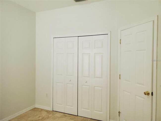 Building Photo - 15115 Skip Jack Loop