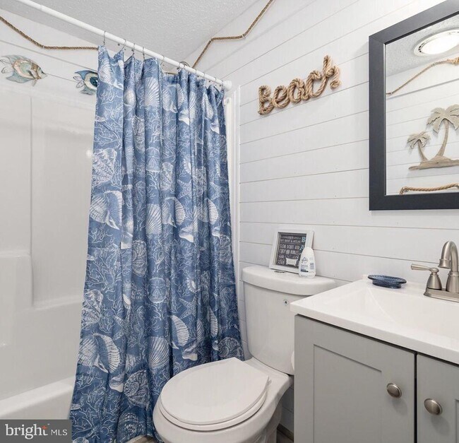 Building Photo - 17 143rd St