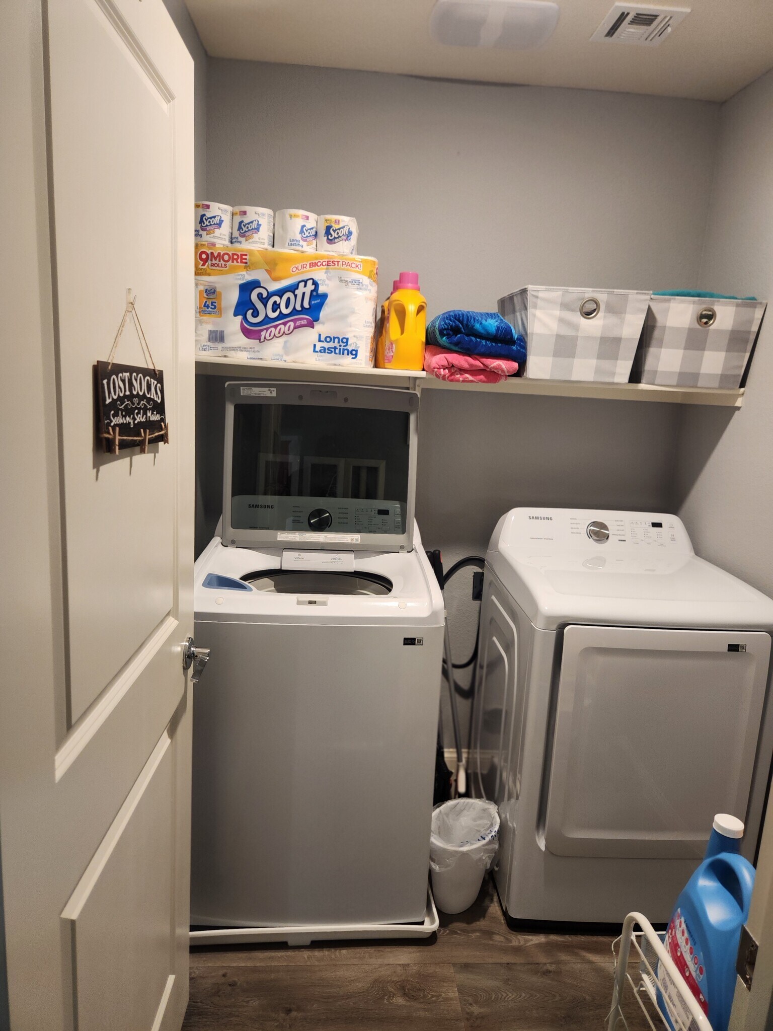 Laundry room w/ new Samsung Washer/Dryer - 6940 Crescent Gold St