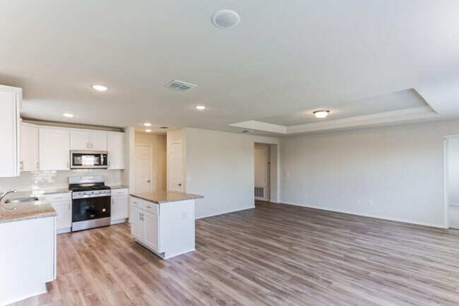 Building Photo - 3 Bedroom Home in Trails of Elizabeth Creek