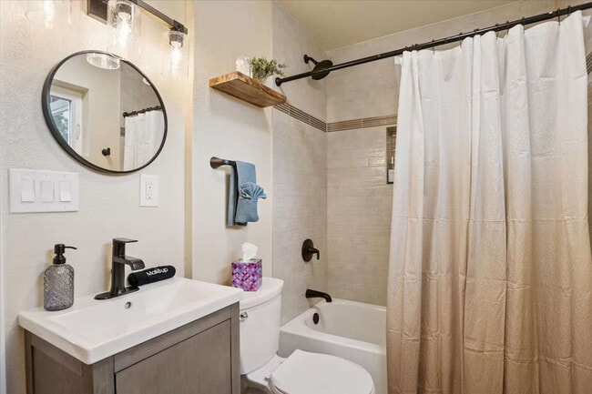 Building Photo - 6186 Sunshine Canyon Dr