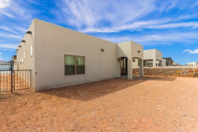 Building Photo - 13591 Hazlewood St