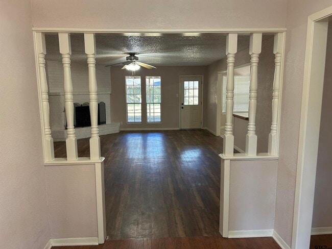 Building Photo - 4615 Edinburgh Dr