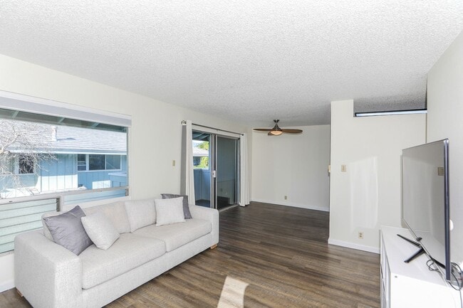 Building Photo - WAIPIO GENTRY: 2-BED, 1-BATH, 1-PARKING NOW AVAILABLE !