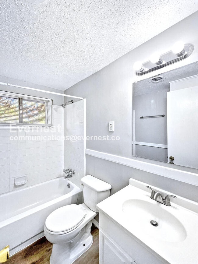 Building Photo - 8614 Bunker Hill Dr