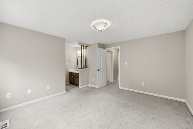 Building Photo - 14126 Red River Dr