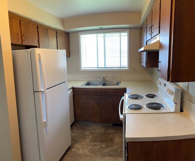 Building Photo - 1322