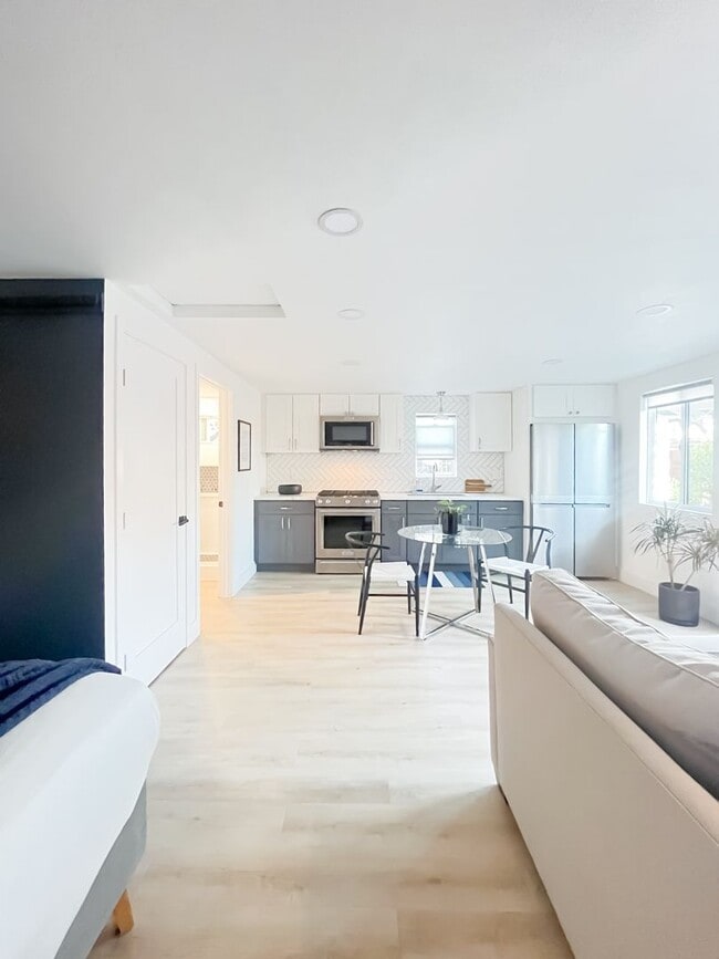 Building Photo - Open to 3 Month Short Term lease .Brand New Private Guest House for rent In Jefferson Park