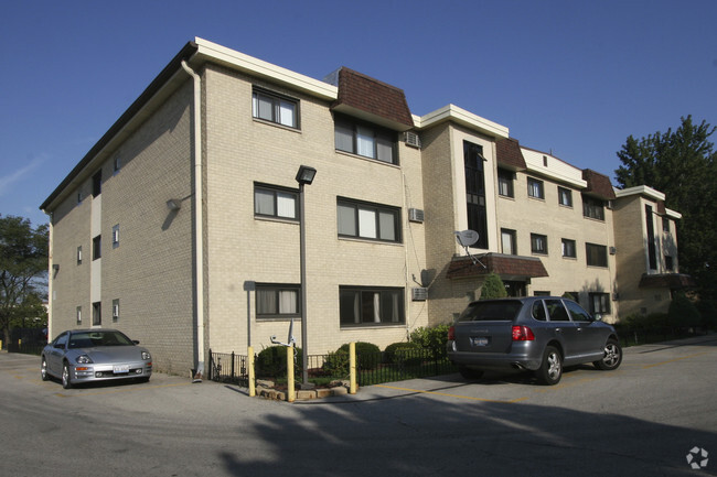 Building Photo - Brandy Court Condominium