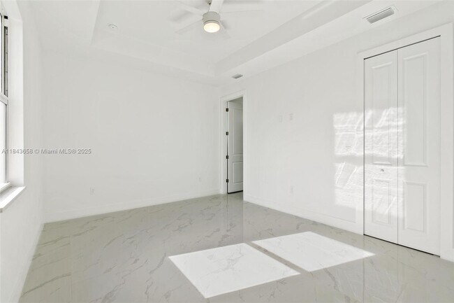 Building Photo - 2516 Park Rd