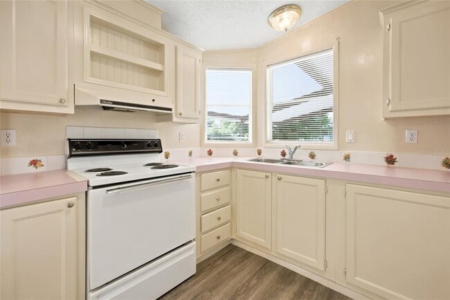 Building Photo - 8880 SW 27th Ave