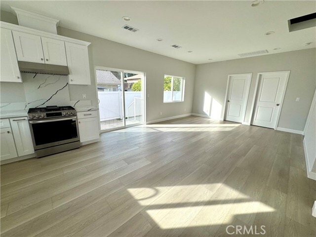 Building Photo - 1728 N Kelly Ave