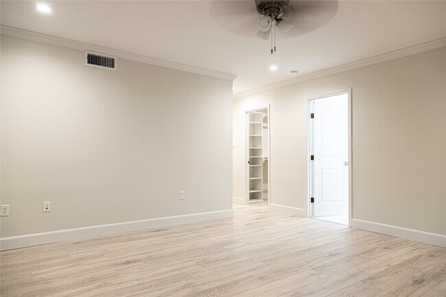 Building Photo - 3619 S Braeswood Blvd