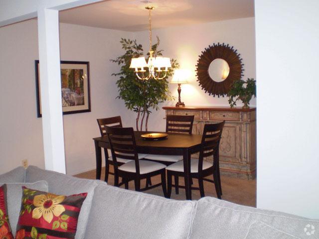 Dining Area - Windsong Apartments