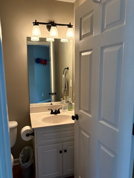 Building Photo - 3957 High Chaparral Dr