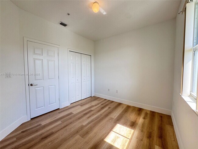 Building Photo - 11102 NW 83rd St