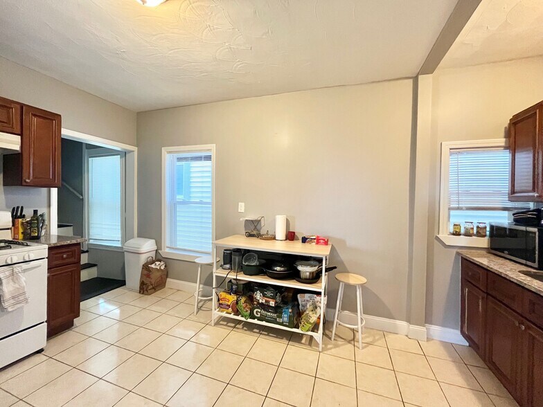 Building Photo - 46 Lambert Ave