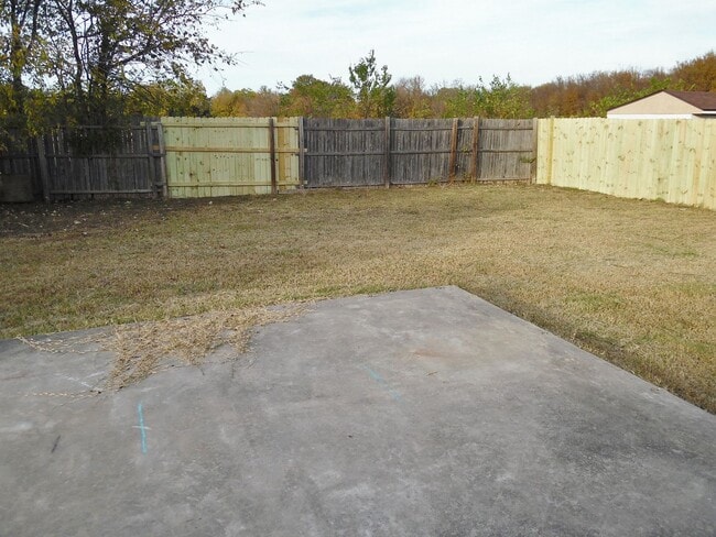 Building Photo - RECENTLY REMODELED, FRESHLY PAINTED HOME IN NORTHEAST FORT WORTH