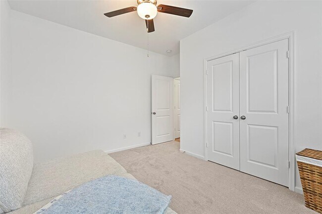 Building Photo - 805 Westwood Dr