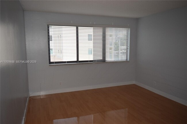 Building Photo - 301 Golden Isles Dr