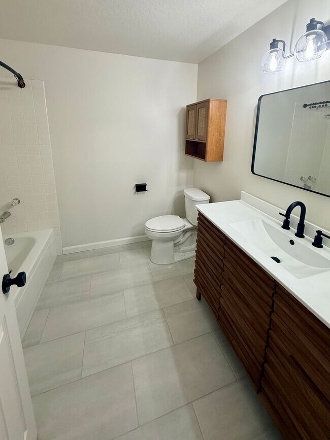Building Photo - Beautiful Northwest Reno Home with Stunning Mountain Views