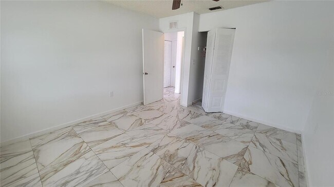 Building Photo - 3048 Bonkirk Dr