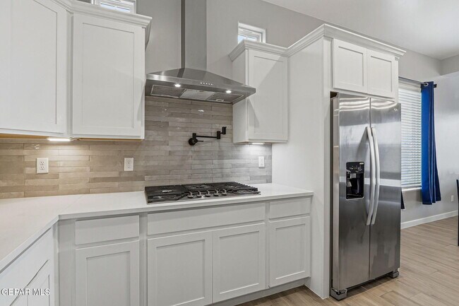 Building Photo - 3740 Model Ln