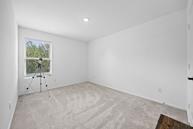 Building Photo - 2019 Iris Hls Ln