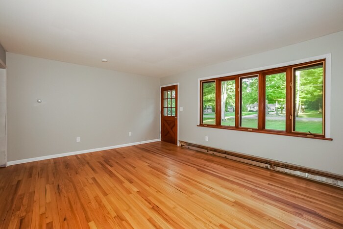 Building Photo - 8240 Timberlane Dr