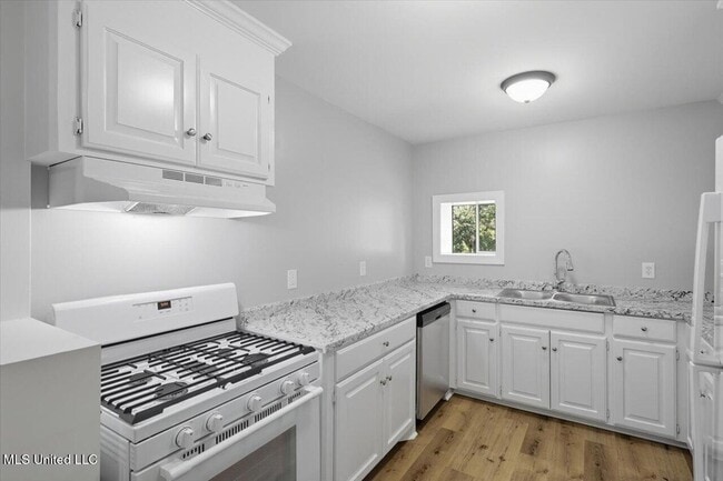 Building Photo - 324 Court St