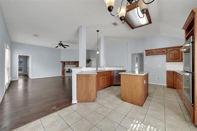 Building Photo - 421 Parkshire Dr
