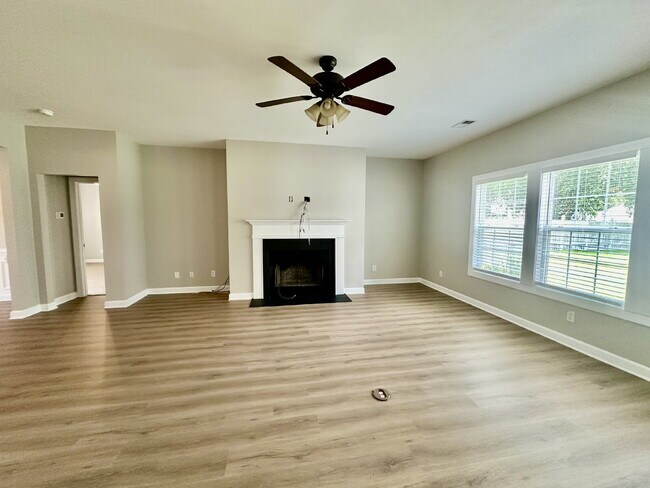 Building Photo - Spacious Four-Bedroom Home with a Bonus Room in Lawton Station!