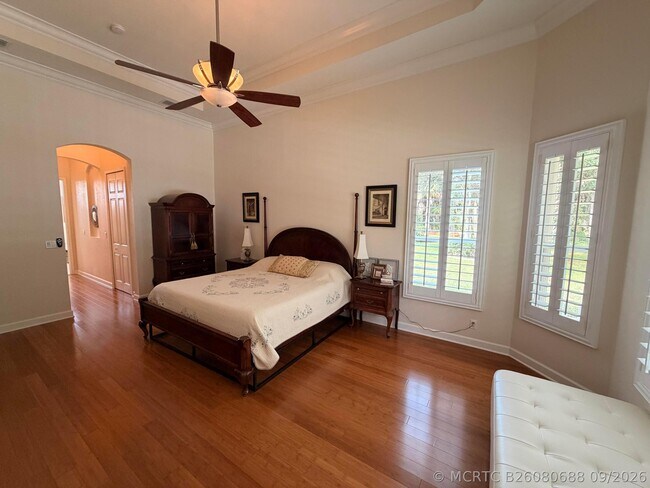 Building Photo - 403 NW Lyndhurst Ct