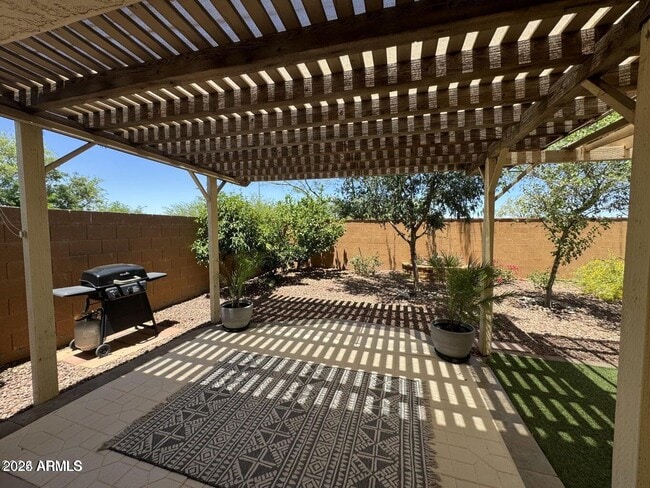 Building Photo - 26180 W Wahalla Ln